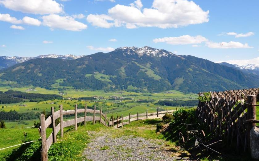 Bild 1 Huggenbergalm und zum Biberg/Saalfelden 